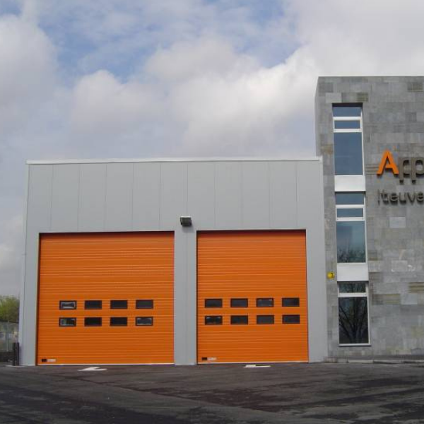 PUERTAS SECCIONALES DE PANEL SÁNDWICH